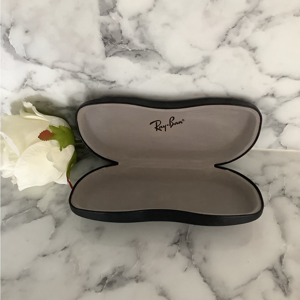 Original Ray Ban glasses case👓👓👓